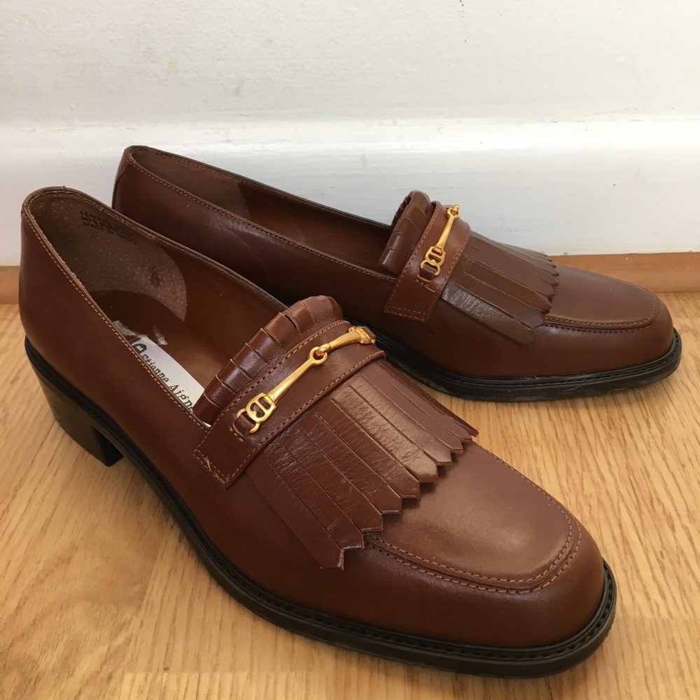 NWOT Vintage Etienne Aigner Leather Heeled Loafers